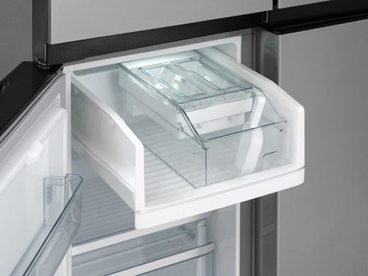 Двухкамерный холодильник Concept LA8990ss Quattro